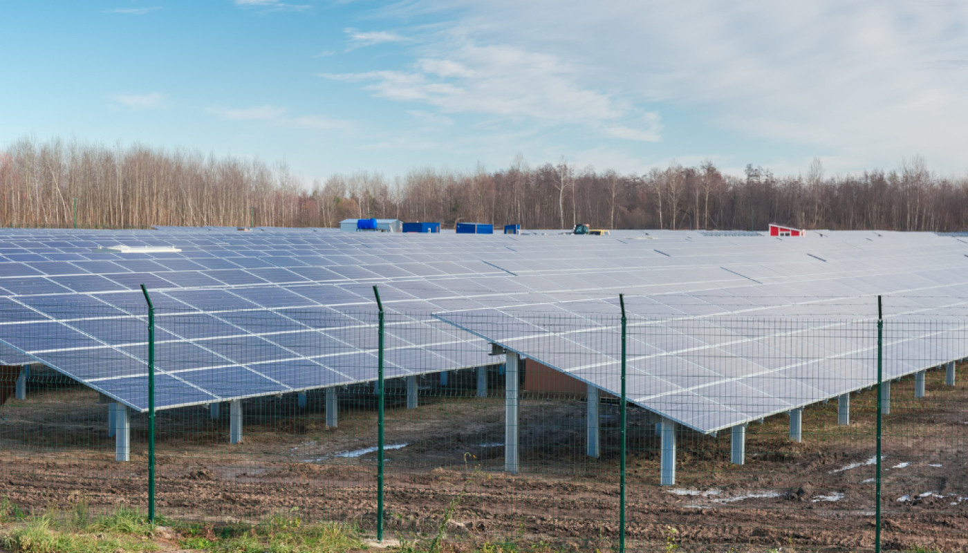 Du foncier inutilisé à la production d’énergie : dans quels cas une centrale solaire au sol devient-elle pertinente ?
